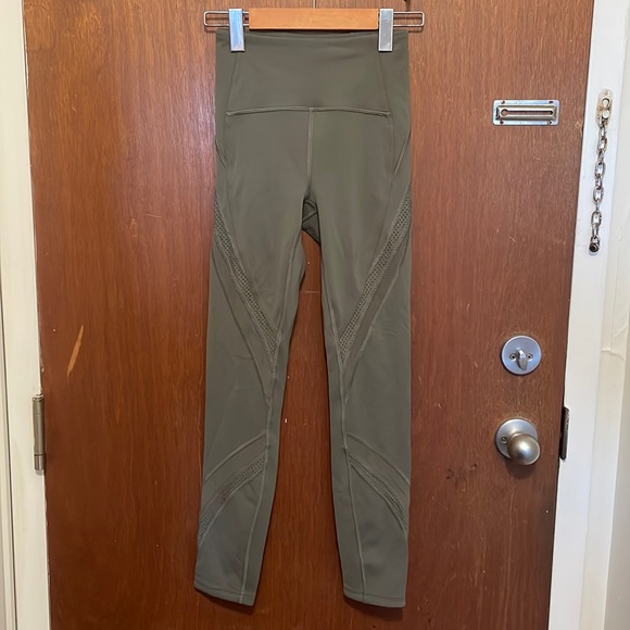 Lululemon Bootcamp Ready Tight - Picture 2 of 11